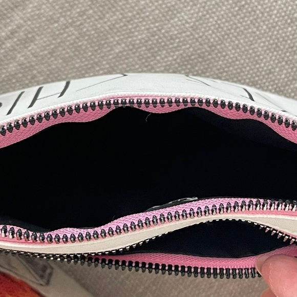 Super Cute Makeup Bag “Très Chic” | Cosmetic Bag | Rae Dunn - Picture 3 of 5